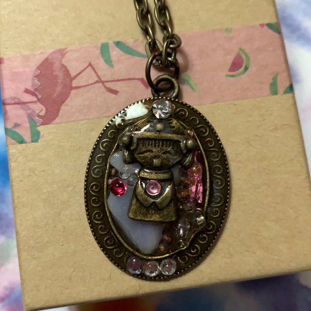 Beautiful pendant necklace